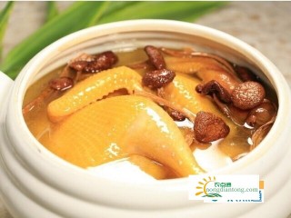 茶树菇炖鸡汤味道鲜美，营养丰富,第1图