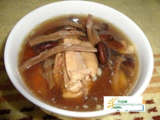 茶树菇炖鸡汤的做法,第1图