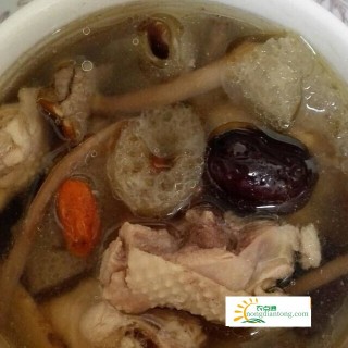茶树菇炖鸡汤的做法,第3图