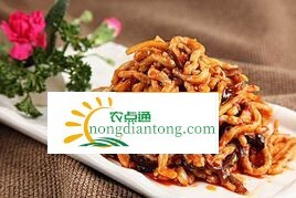 鸡腿菇炒猪肉的做法 色泽红润味道香,第2图