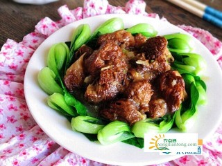 猴头菇可以炒什么菜：猴头菇炒牛腩,第2图