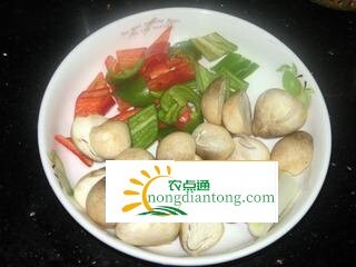 草菇能吃吗？草菇有哪些食用禁忌？,第2图