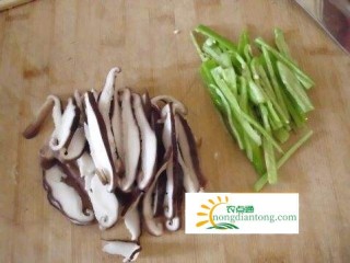 尖椒香菇炒肉的做法窍门,第2图