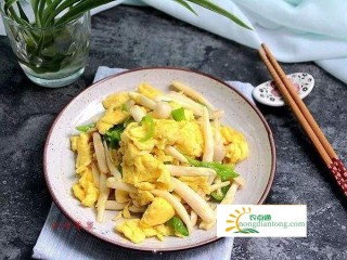 平菇海鲜菇炒鸡蛋，平菇的营养价值,第2图