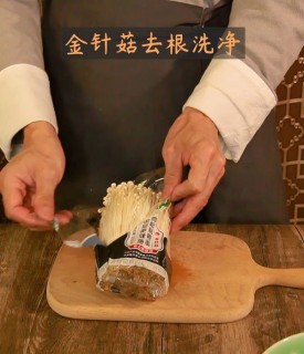  金针菇日本豆腐 第1步