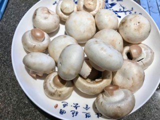  蘑菇浓汤 第1步