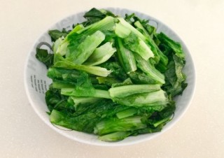  低热量，高营养-香菇油麦菜 第4步