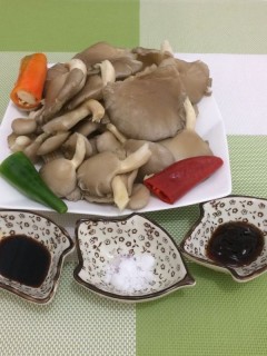  耗油平菇 第1步