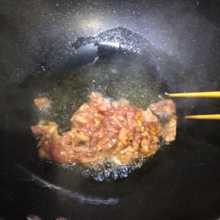  金针菇炒肉丝 第5步