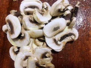  蘑菇奶油浓汤 第1步