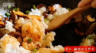  完美拯救剩饭的『腊肠香菇油饭』 第4步