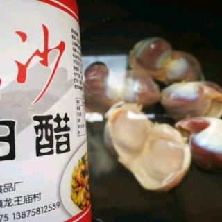  香菇酸辣鸭胗 第3步