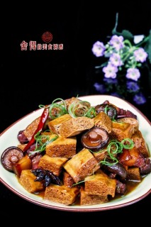  入味三分的美味【香菇烧冻豆腐】 第6步