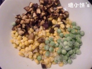  【香菇咸肉糯米煎糕】咸味的粢饭糕 第4步