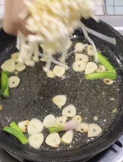  【日本豆腐烧金针菇】嫩滑筋道，饱满多汁，无敌好吃！ 第4步