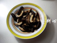  香菇丝炒鸡腿肉 第5步