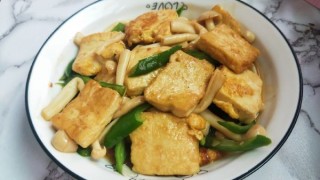  海鲜菇烧豆腐 第12步