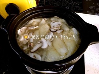  肉燕菌菇汤 第7步