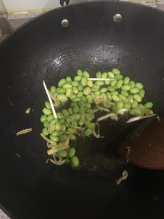  茭白海鲜菇毛豆 第5步