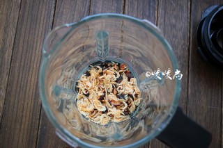  天然“味精”虾皮香菇粉 第5步