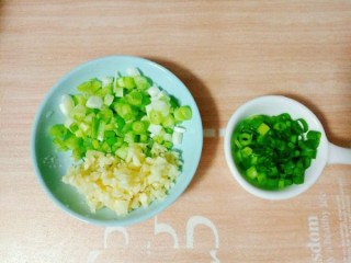  番茄烩金针菇 第2步