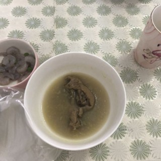  香菇虾仁鸡汤粥 第4步