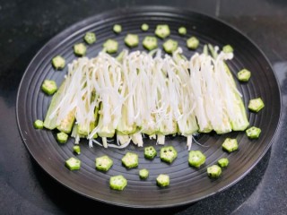  冰清玉洁&秋葵蒸金针菇 纯净素食 第6步