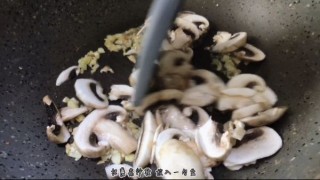  蘑菇意面 第7步