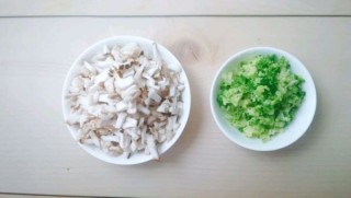  12M+香菇番茄疙瘩汤：宝宝辅食营养食谱菜谱 第2步