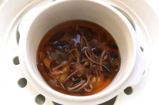  茶树菇炖鸡汤 第5步