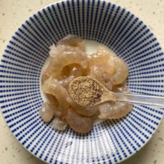  虾仁菌菇汤 第2步