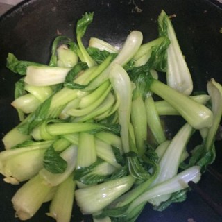  蘑菇炒油菜 第4步