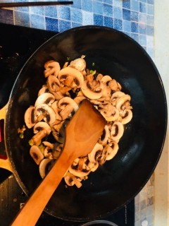  蘑菇油菜 第6步