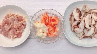  香菇炒肉 第1步
