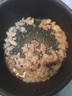  蘑菇肉糜豆腐汤 第3步