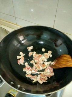  香菇炒肉 第4步