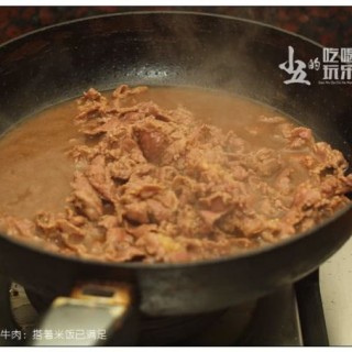  金针菇煮牛肉：搭着米饭已满足 第9步