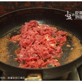  金针菇煮牛肉：搭着米饭已满足 第8步