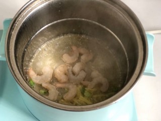  菌菇虾仁豆腐汤 第4步