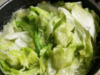  拌生菜 香菇生菜。 第2步