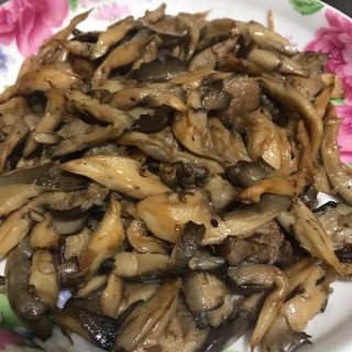  蘑菇炒肉 第8步