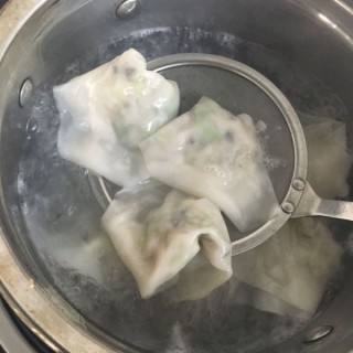  香菇白菜猪肉混沌 第6步