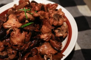  冬菇焖鸡----粤式经典，美味养生两不误 第7步
