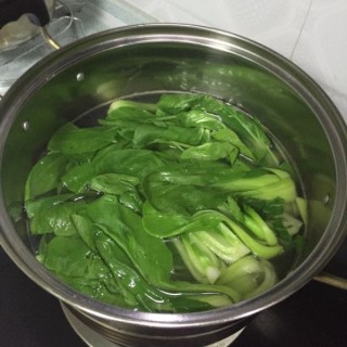  蚝油香菇油菜 第3步