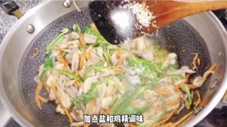  平菇炒肉 第14步