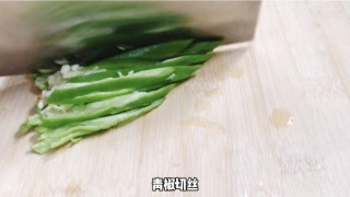  平菇炒肉 第5步