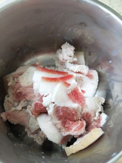  香菇炒肉（回锅肉版，爆香） 第3步
