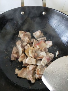  香菇炒肉（回锅肉版，爆香） 第5步