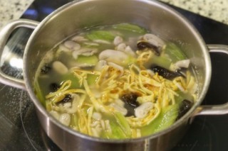  营养又健康的莴苣磨菇汤 第10步