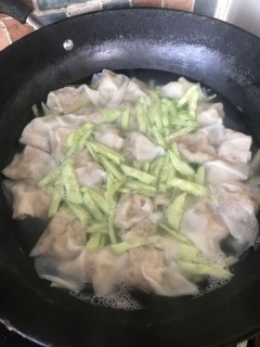  香菇肉馄饨 第6步